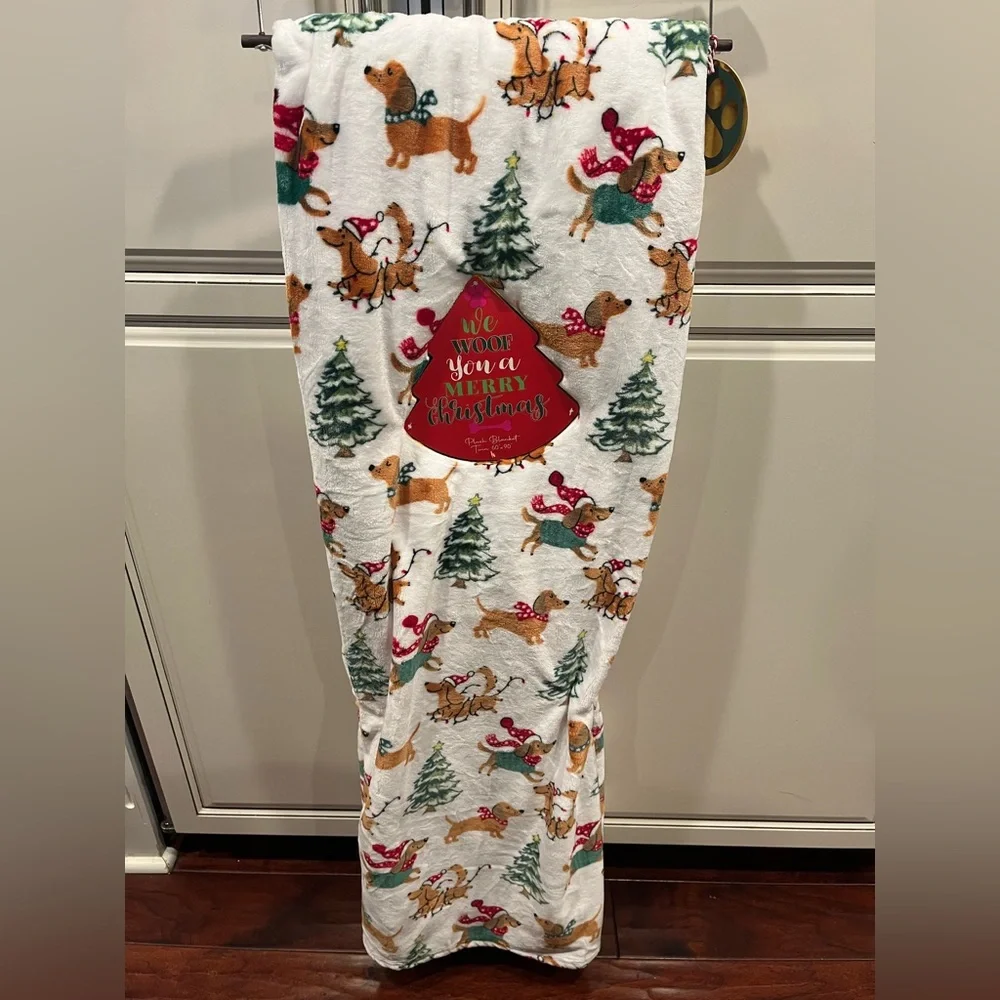 Christmas Dog dachshund and Tree Holiday Throw Blanket